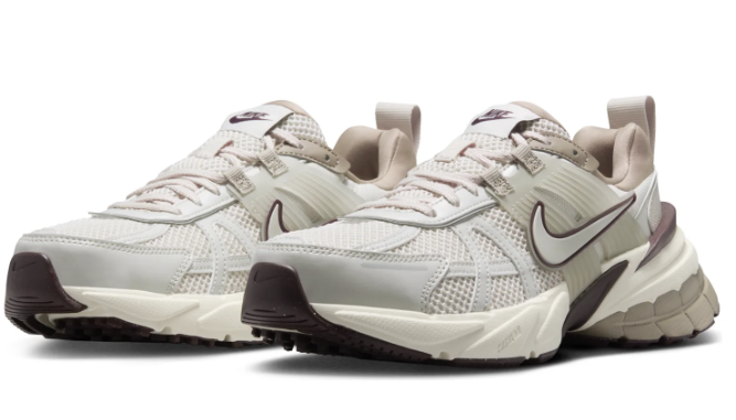 Nike V2K Run Women's Sneakers - Light Greenish Brown / Khaki / Earth